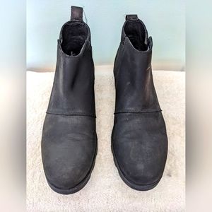 Sorel women's waterproof black ankle boots, size 9.5